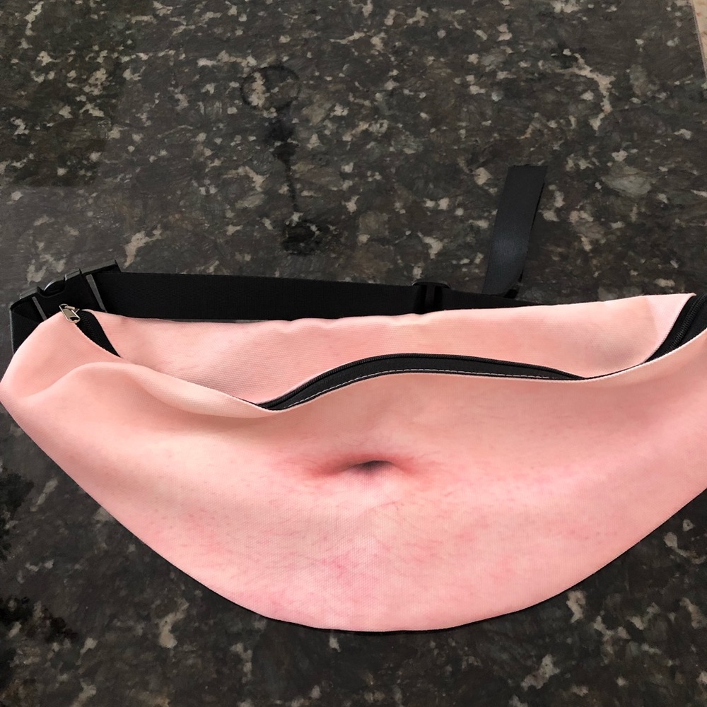 Belly button fanny pac